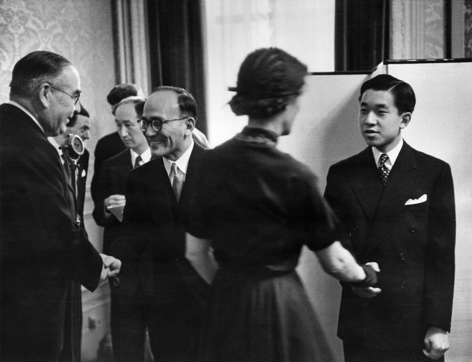 Nhật hoàng Akihito: Vị hoàng đế của những điều đầu tiên - 4 Nhật hoàng Akihito: Vị hoàng đế của những điều đầu tiên - 4