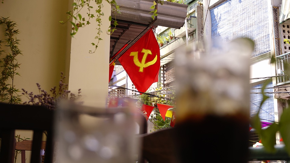 Uống cà phê, chui hầm “làm” biệt động - 1 Uống cà phê, chui hầm “làm” biệt động - 1