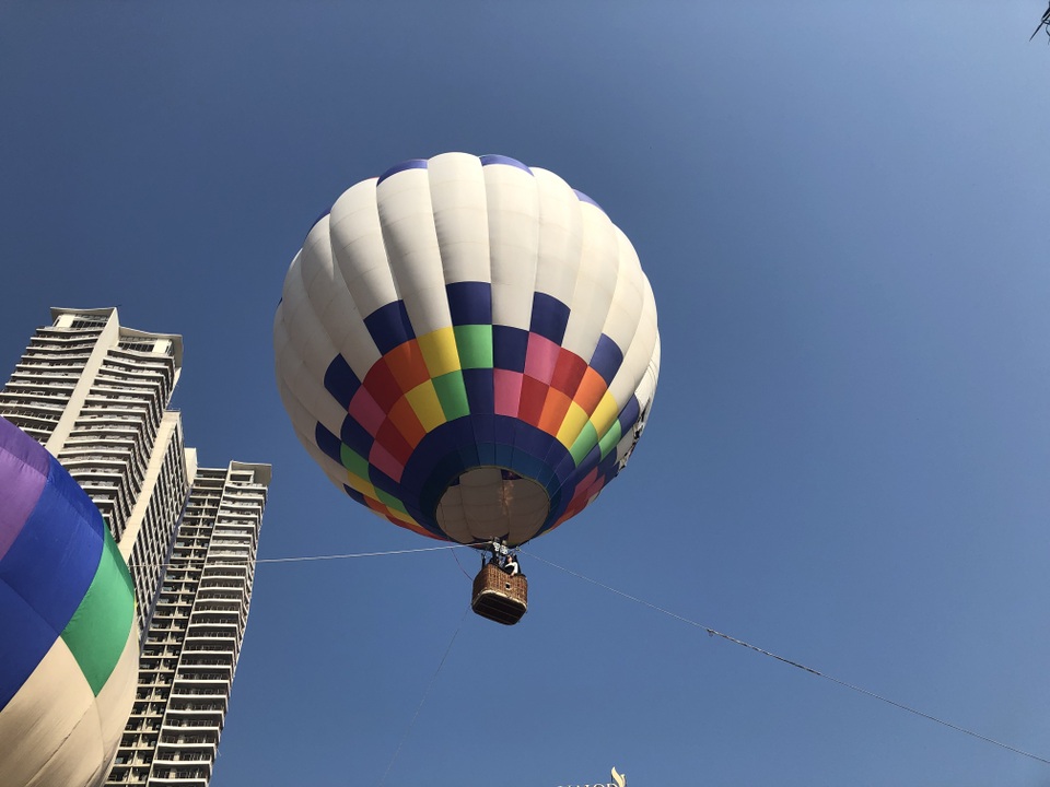 Biển Đà Nẵng rực rỡ sắc màu khinh khí cầu - 6 Biển Đà Nẵng rực rỡ sắc màu khinh khí cầu - 6