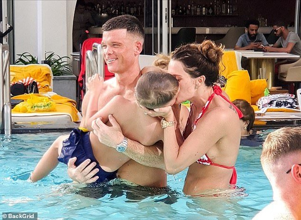 Hoa hậu Danielle Lloyd hạnh phúc bên chồng mới cưới - 10 Hoa hậu Danielle Lloyd hạnh phúc bên chồng mới cưới - 10