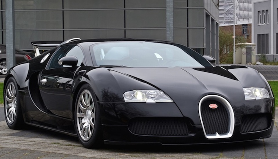 Đại gia mua Rolls Royce, Bugatti Veyron sẽ phải đóng từ 6 đến 8 tỷ đồng phí trước bạ - 2 Đại gia mua Rolls Royce, Bugatti Veyron sẽ phải đóng từ 6 đến 8 tỷ đồng phí trước bạ - 2
