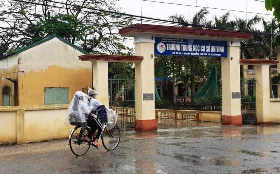 Học sinh phải đi học bù vào đúng dịp nghỉ lễ - 1 Học sinh phải đi học bù vào đúng dịp nghỉ lễ - 1