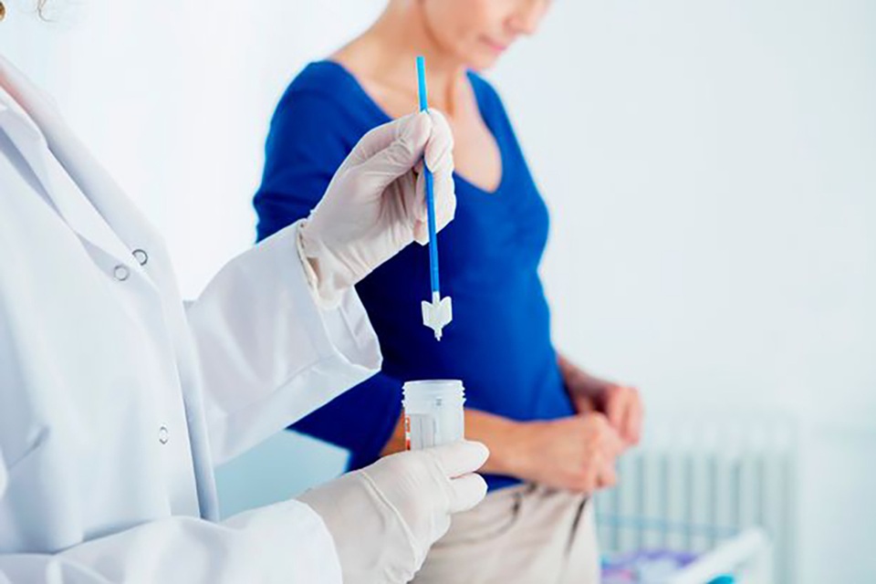 Xét nghiệm nước tiểu hiệu quả như xét nghiệm phết tế bào trong tầm soát ung thư cổ tử cung - 1 Xét nghiệm nước tiểu hiệu quả như xét nghiệm phết tế bào trong tầm soát ung thư cổ tử cung - 1