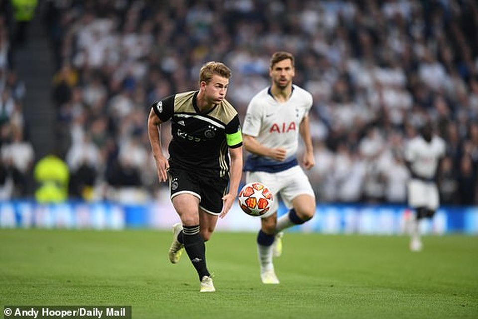 Tottenham 0-1 Ajax: Pha làm bàn của Van de Beek - 13 Tottenham 0-1 Ajax: Pha làm bàn của Van de Beek - 13