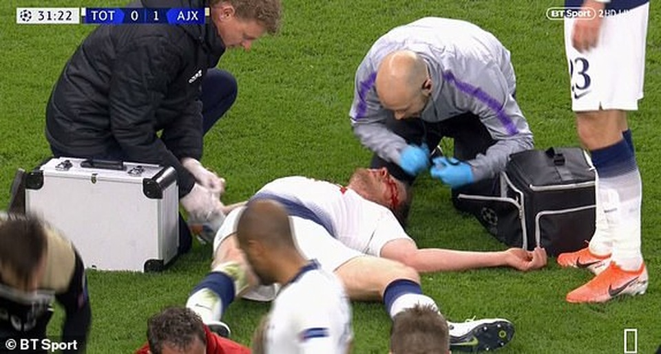 Tottenham 0-1 Ajax: Pha làm bàn của Van de Beek - 11 Tottenham 0-1 Ajax: Pha làm bàn của Van de Beek - 11