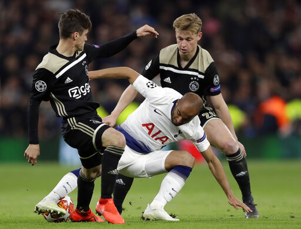 Tottenham 0-1 Ajax: Pha làm bàn của Van de Beek - 7 Tottenham 0-1 Ajax: Pha làm bàn của Van de Beek - 7