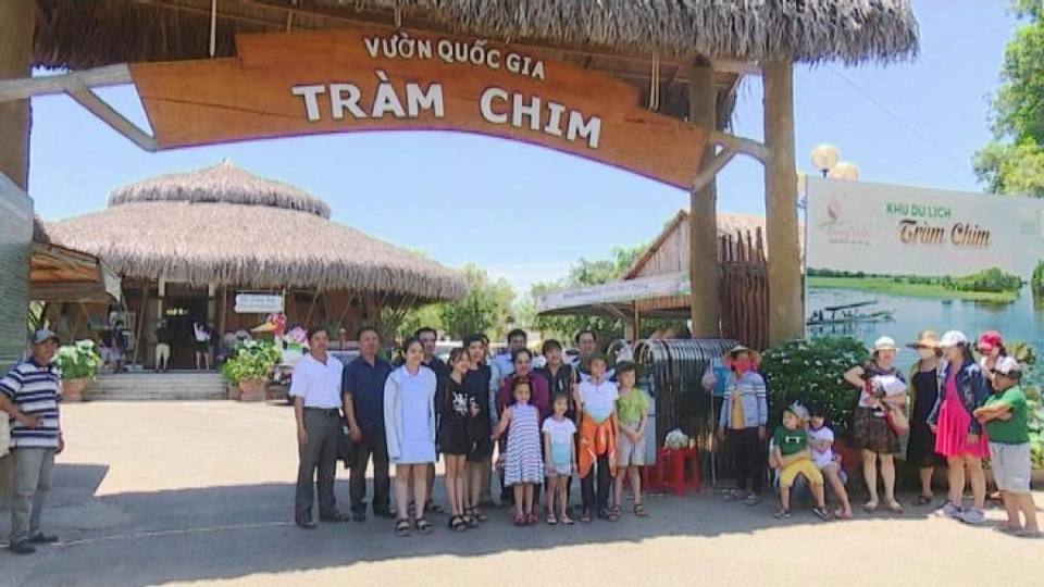 Ngày nghỉ cuối, Chợ nổi Cái Răng, Tràm Chim,… vẫn đông nghịt khách - 2 Ngày nghỉ cuối, Chợ nổi Cái Răng, Tràm Chim,… vẫn đông nghịt khách - 2