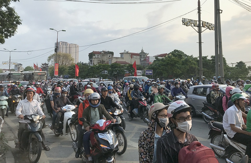 Hà Nội: Ùn tắc nghiêm trọng trên cao tốc Pháp Vân - Cầu Giẽ - 9 Hà Nội: Ùn tắc nghiêm trọng trên cao tốc Pháp Vân - Cầu Giẽ - 9