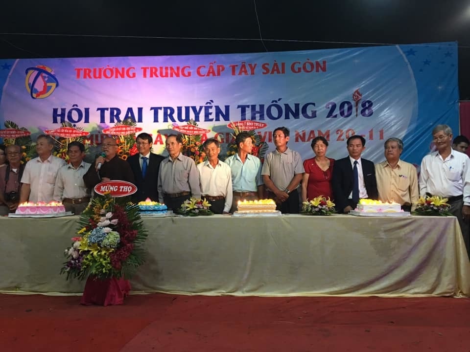 Ngôi trường đặc biệt của những học viên U60, U70 - 4 Ngôi trường đặc biệt của những học viên U60, U70 - 4