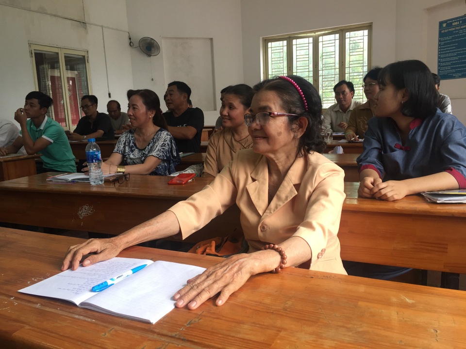 Ngôi trường đặc biệt của những học viên U60, U70 - 1 Ngôi trường đặc biệt của những học viên U60, U70 - 1
