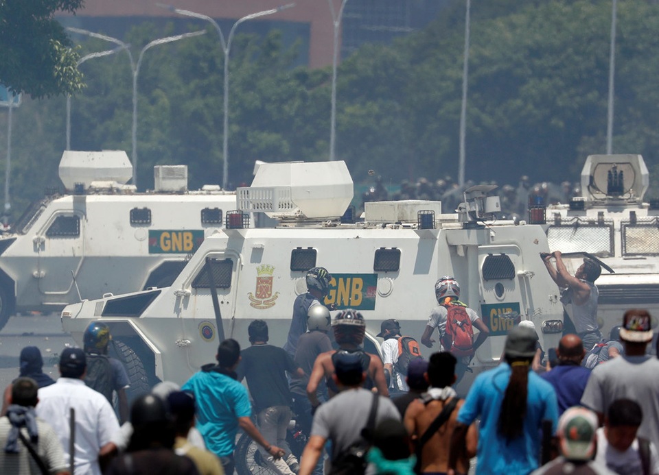 Lãnh đạo đối lập Venezuela tuyên bố đảo chính - 1 Lãnh đạo đối lập Venezuela tuyên bố đảo chính - 1