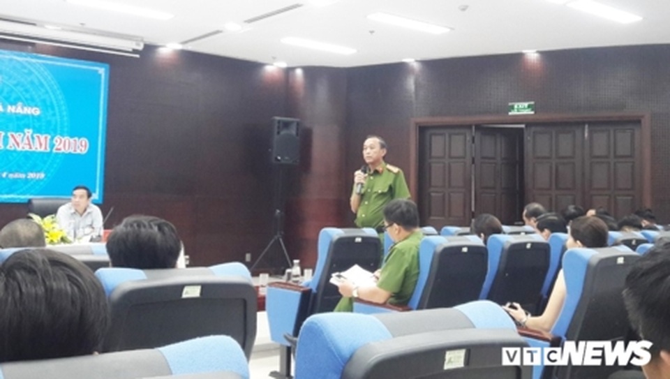 Vụ cha sát hại con ném xuống sông: Lấy lời khai một phụ nữ Hàn Quốc - 3 Vụ cha sát hại con ném xuống sông: Lấy lời khai một phụ nữ Hàn Quốc - 3