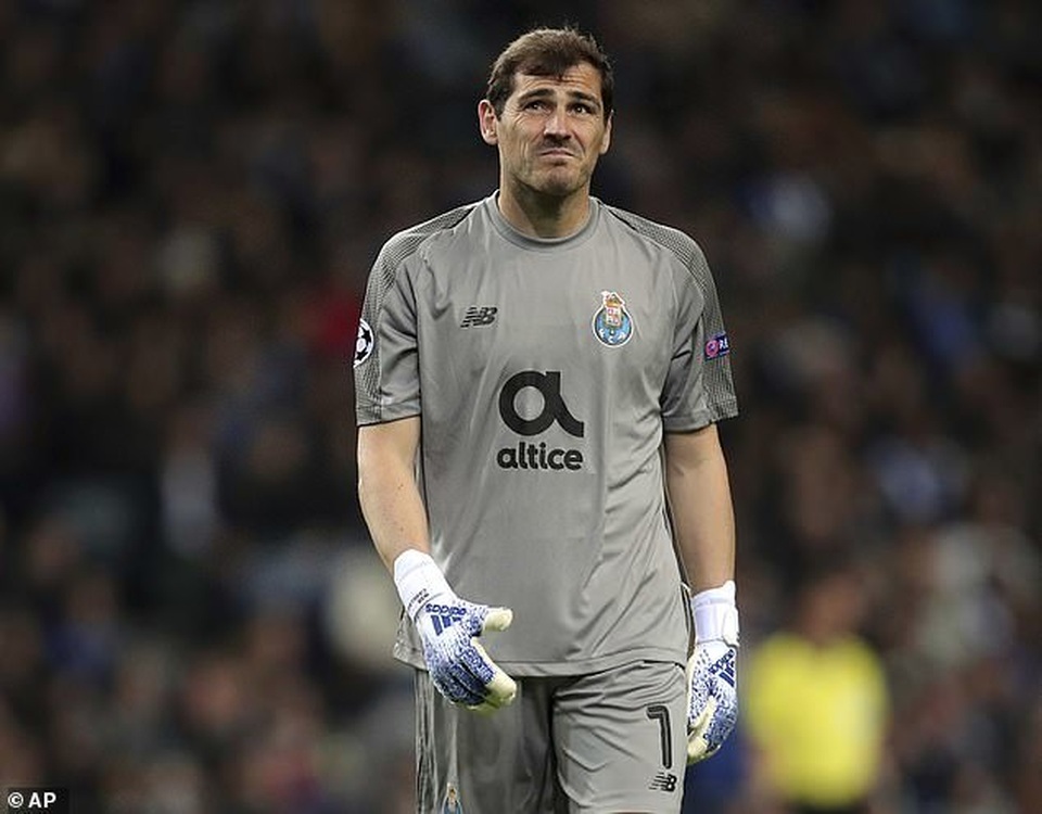Iker Casillas nhập viện khẩn cấp do đau tim - 1 Iker Casillas nhập viện khẩn cấp do đau tim - 1