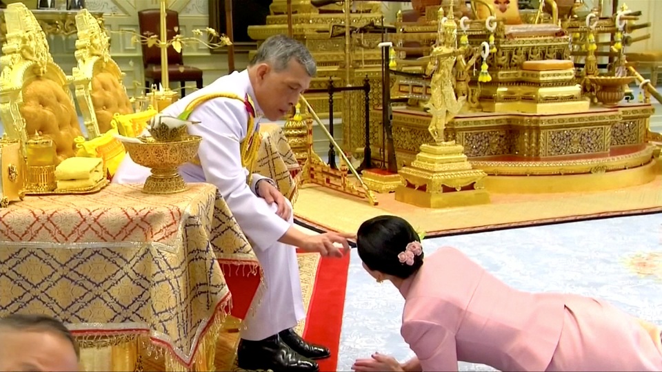 Lễ kết hôn và phong nữ tướng làm Hoàng hậu của Quốc vương Thái Lan - 9 Lễ kết hôn và phong nữ tướng làm Hoàng hậu của Quốc vương Thái Lan - 9