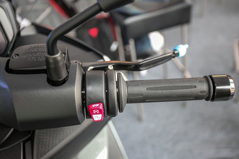BMW tung ra hai mẫu xe ga sản xuất tại Trung Quốc - 23 BMW tung ra hai mẫu xe ga sản xuất tại Trung Quốc - 23