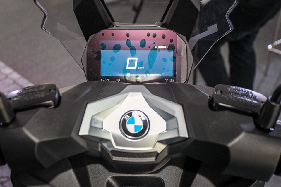 BMW tung ra hai mẫu xe ga sản xuất tại Trung Quốc - 9 BMW tung ra hai mẫu xe ga sản xuất tại Trung Quốc - 9