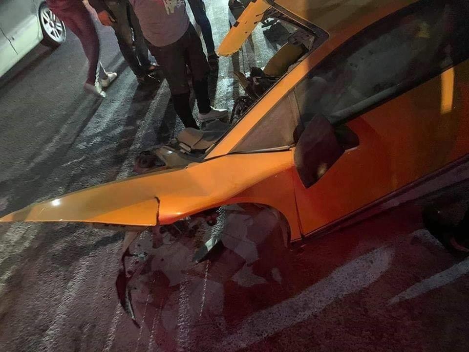 Siêu xe Lamborghini rách làm đôi sau tai nạn, tài xế chỉ bị thương nhẹ - 2 Siêu xe Lamborghini rách làm đôi sau tai nạn, tài xế chỉ bị thương nhẹ - 2