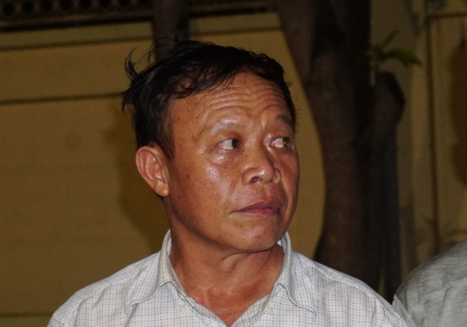 Xã đội trưởng cầm đầu đường dây chạy thương binh, ôm tiền tỉ bỏ trốn - 2 Xã đội trưởng cầm đầu đường dây chạy thương binh, ôm tiền tỉ bỏ trốn - 2