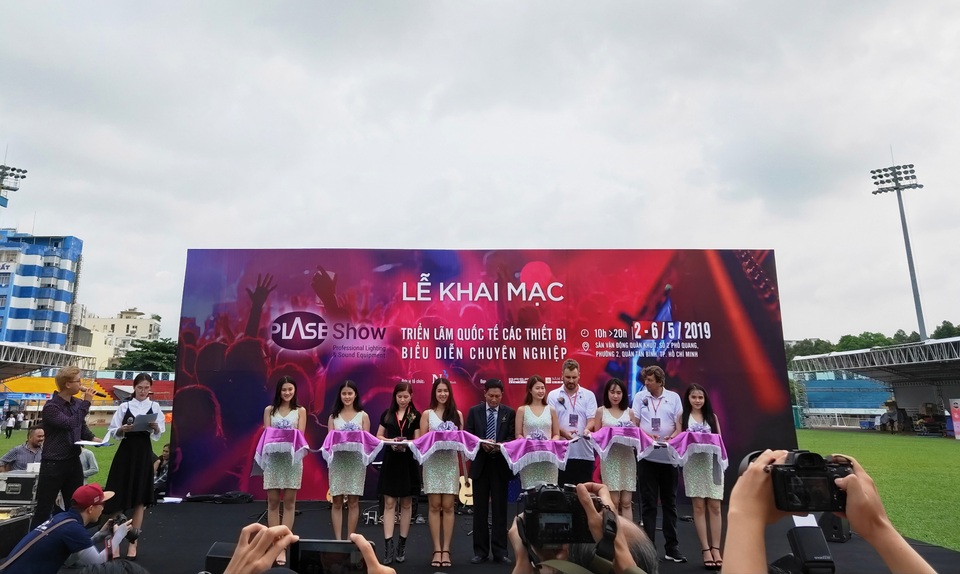 Dạo quanh triển lãm quốc tế các thiết bị biểu diễn chuyên nghiệp - Plase show 2019 - 1 Dạo quanh triển lãm quốc tế các thiết bị biểu diễn chuyên nghiệp - Plase show 2019 - 1