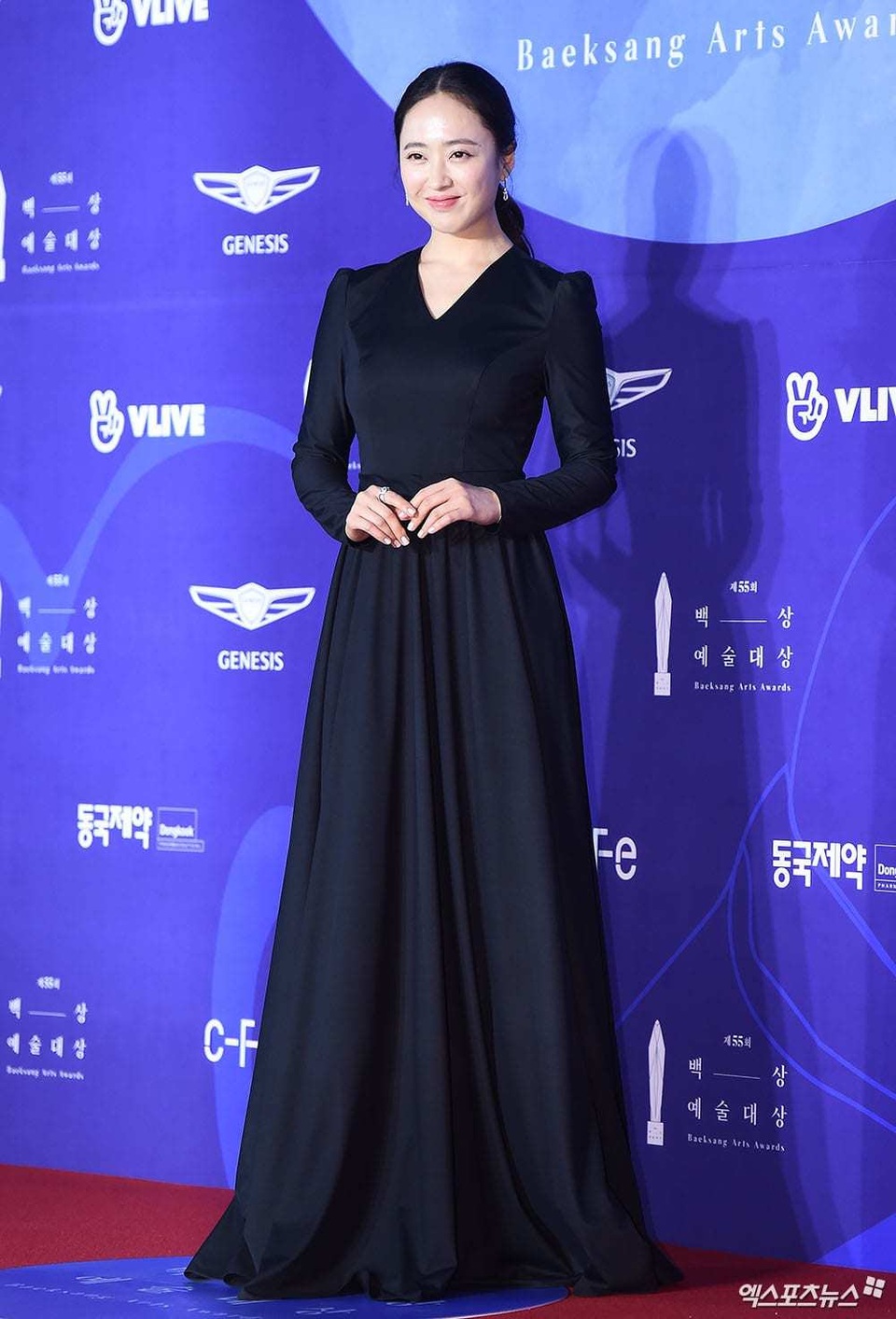 Chị đẹp Kim Hye Soo đẹp lấn át và quyến rũ trên thảm đỏ Baeksang 2019 - 23 Chị đẹp Kim Hye Soo đẹp lấn át và quyến rũ trên thảm đỏ Baeksang 2019 - 23