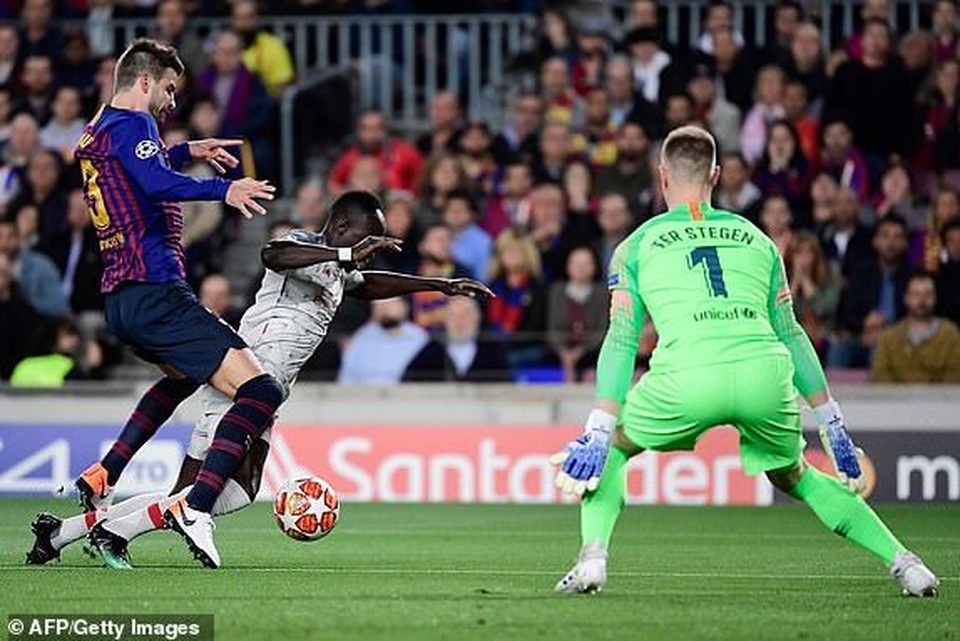 Barcelona 3-0 Liverpool: Cú đúp của Messi - 25 Barcelona 3-0 Liverpool: Cú đúp của Messi - 25
