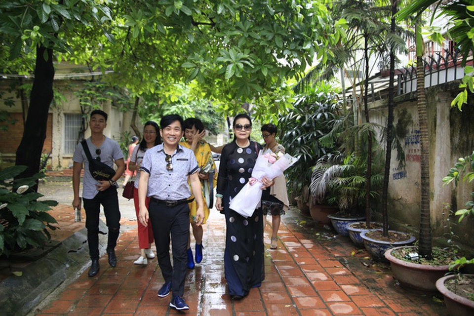 Khánh Ly xúc động khi trẻ khuyết tật thuộc bài hát của Trịnh Công Sơn - 1 Khánh Ly xúc động khi trẻ khuyết tật thuộc bài hát của Trịnh Công Sơn - 1