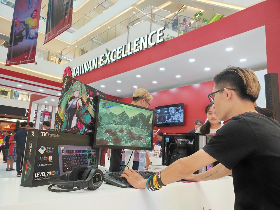 Taiwan Excellence trình diễn loạt sản phẩm nhắm tới game thủ độc đáo tại Việt Nam - 2 Taiwan Excellence trình diễn loạt sản phẩm nhắm tới game thủ độc đáo tại Việt Nam - 2