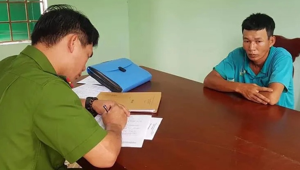 Ăn trộm bất thành, đổ xăng đốt chủ nhà 76 tuổi đang ngủ - 1 Ăn trộm bất thành, đổ xăng đốt chủ nhà 76 tuổi đang ngủ - 1