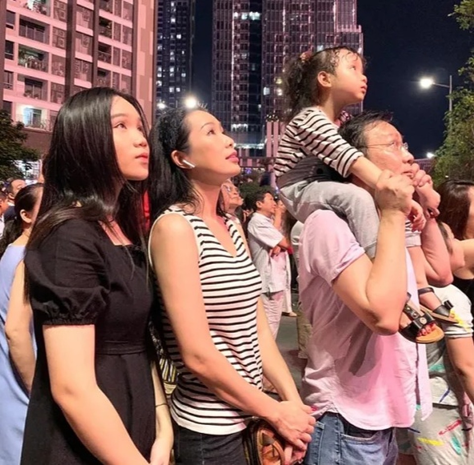 Sao Việt tận hưởng kỳ nghỉ lễ dài ngày như thế nào? - 17 Sao Việt tận hưởng kỳ nghỉ lễ dài ngày như thế nào? - 17