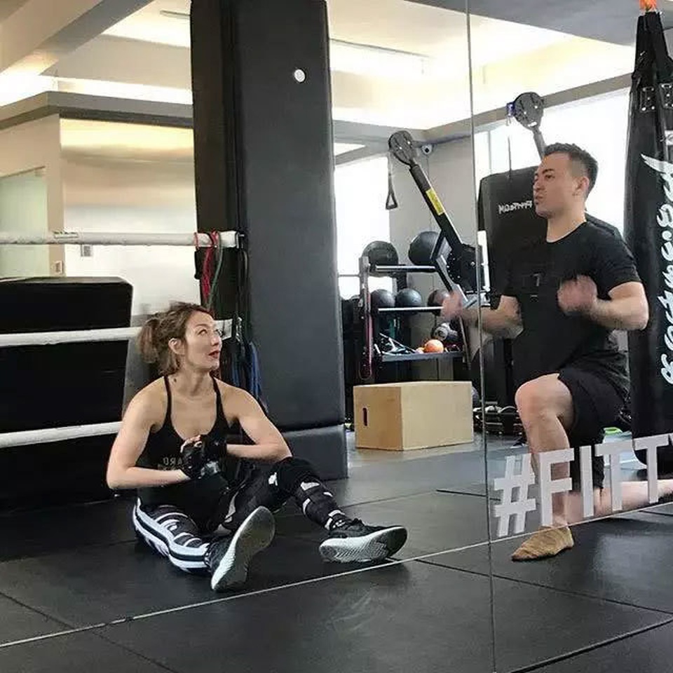 Trịnh Tú Văn khoe ảnh tập gym đầy sức sống giữa scandal ngoại tình của chồng - 5 Trịnh Tú Văn khoe ảnh tập gym đầy sức sống giữa scandal ngoại tình của chồng - 5