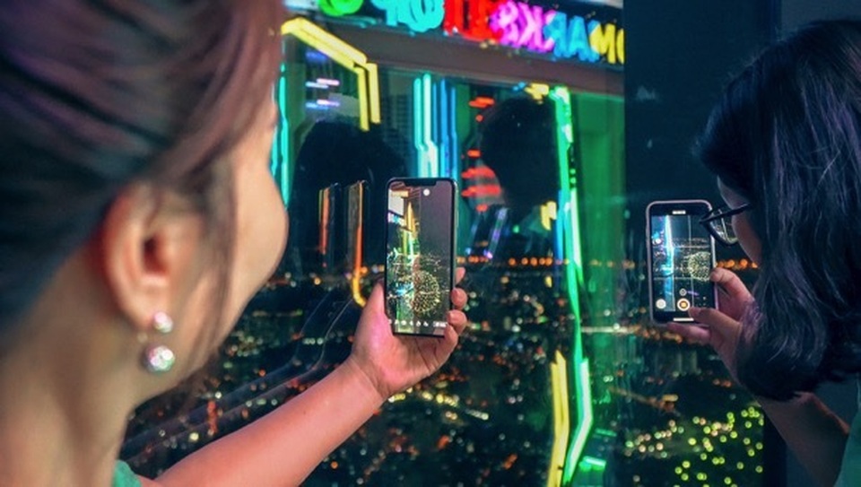 Choáng ngợp màn pháo hoa mãn nhãn từ toà tháp cao nhất Đông Nam Á. - 7