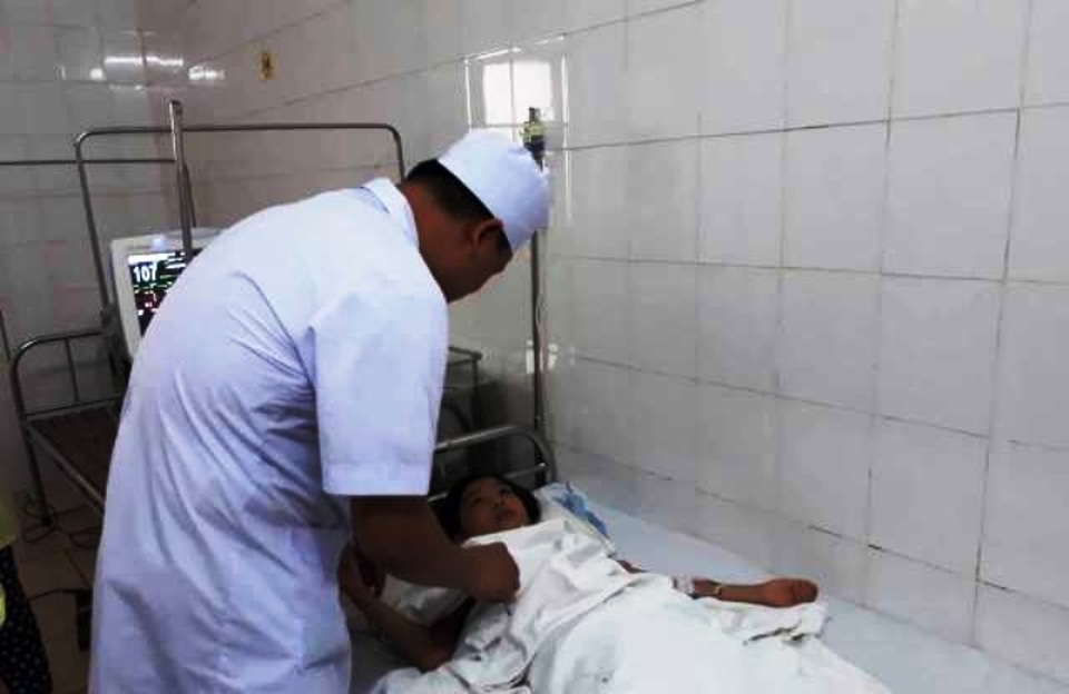 Vụ 5 học sinh và cô giáo bị đâm tại trường: Cô giáo kể lại giây phút kinh hoàng - 4 Vụ 5 học sinh và cô giáo bị đâm tại trường: Cô giáo kể lại giây phút kinh hoàng - 4