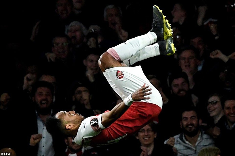 Arsenal 3-1 Valencia: Cú đúp của Lacazette - 10 Arsenal 3-1 Valencia: Cú đúp của Lacazette - 10