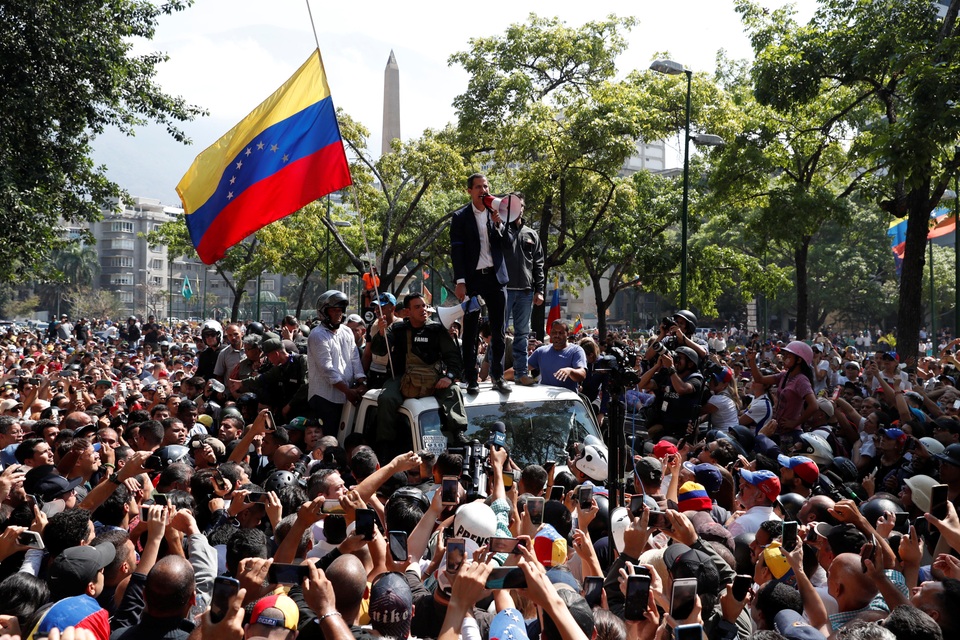 Mỹ tìm cách rót tiền cho thủ lĩnh đối lập để lật đổ tổng thống Venezuela - 2 Mỹ tìm cách rót tiền cho thủ lĩnh đối lập để lật đổ tổng thống Venezuela - 2