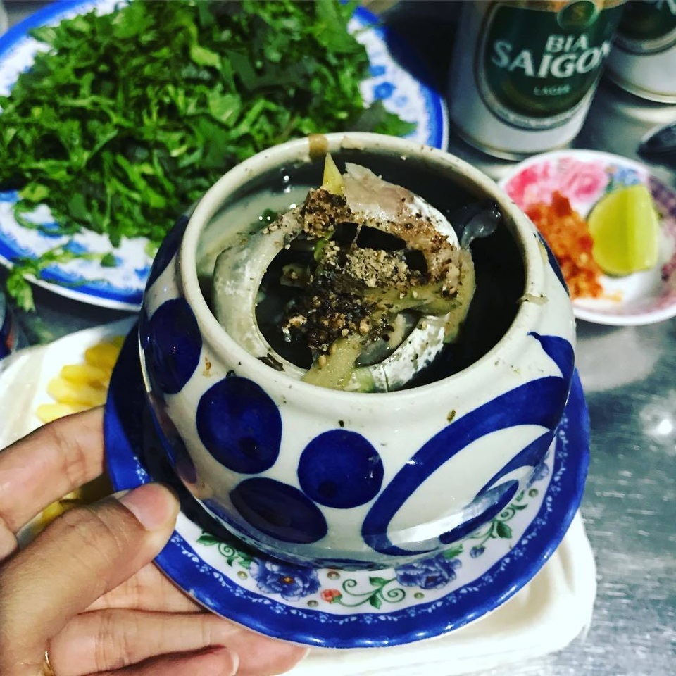 Kỳ lạ món “đèn pha đại dương”, trông thì ghê nhưng ăn lại mê ở Phú Yên - 2 Kỳ lạ món “đèn pha đại dương”, trông thì ghê nhưng ăn lại mê ở Phú Yên - 2