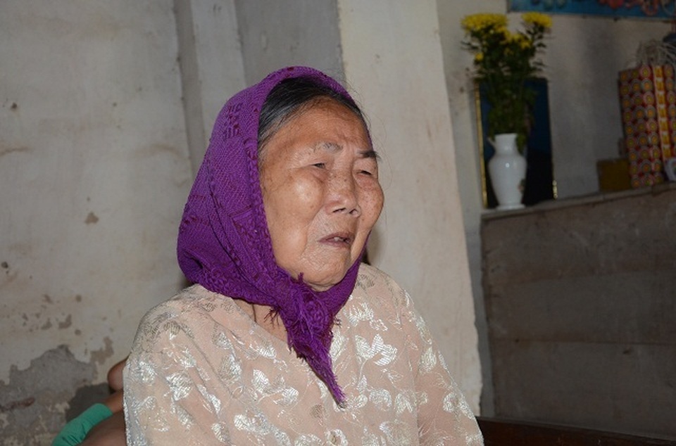 Hai bà cháu rau cháo nuôi nhau sau vụ tai nạn cướp đi sinh mạng bố mẹ bé 8 tuổi - 9