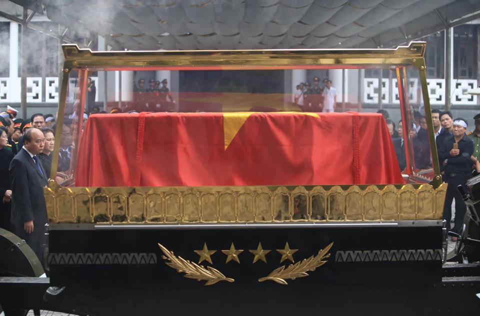 Máy bay đưa nguyên Chủ tịch nước Lê Đức Anh về nơi an nghỉ cuối cùng tại TPHCM - 21