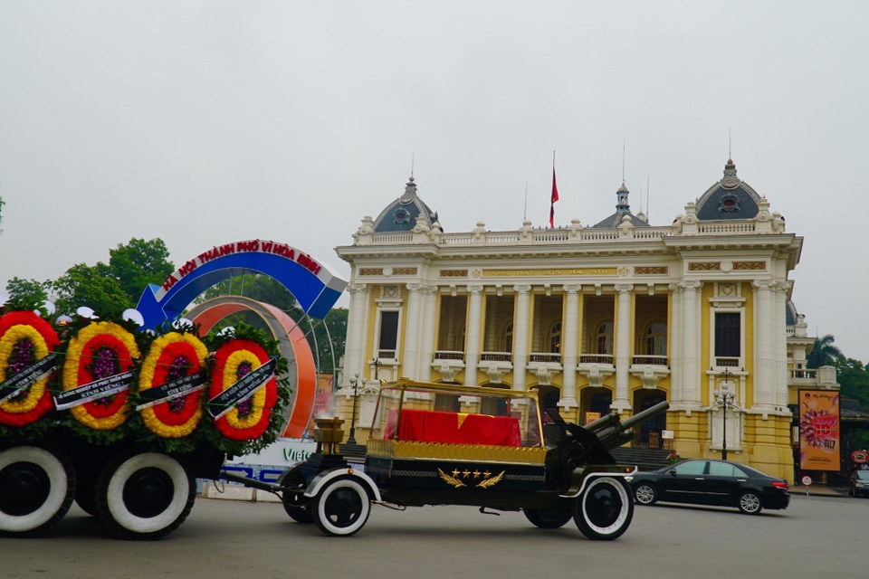 Máy bay đưa nguyên Chủ tịch nước Lê Đức Anh về nơi an nghỉ cuối cùng tại TPHCM - 13