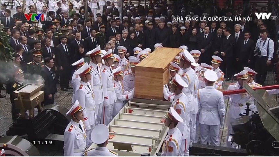 Máy bay đưa nguyên Chủ tịch nước Lê Đức Anh về nơi an nghỉ cuối cùng tại TPHCM - 23