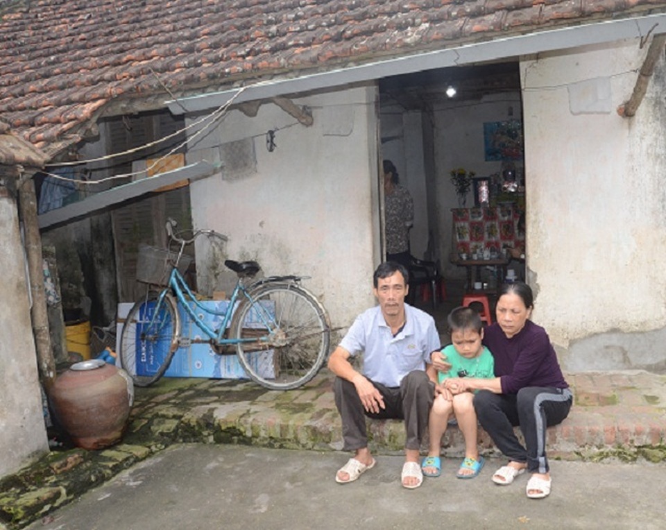 Hai bà cháu rau cháo nuôi nhau sau vụ tai nạn cướp đi sinh mạng bố mẹ bé 8 tuổi - 15