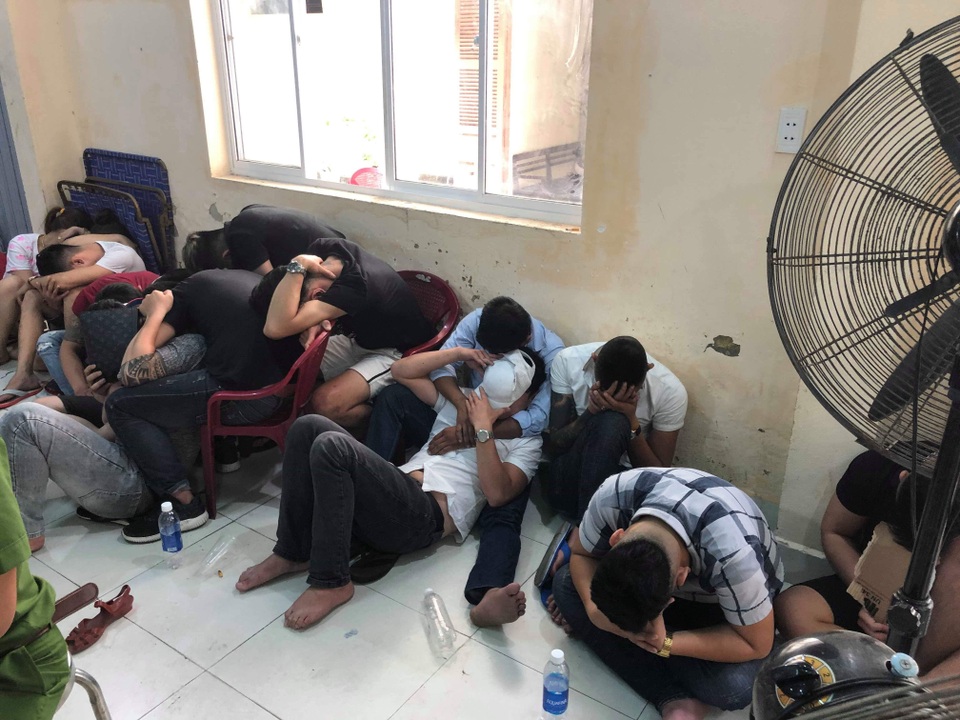 Đột kích quán bar tại Đà Nẵng: 80 người dương tính ma tuý - 3