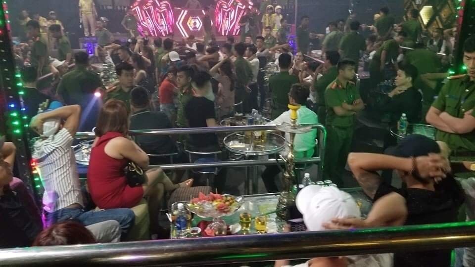 Đột kích quán bar tại Đà Nẵng: 80 người dương tính ma tuý - 4