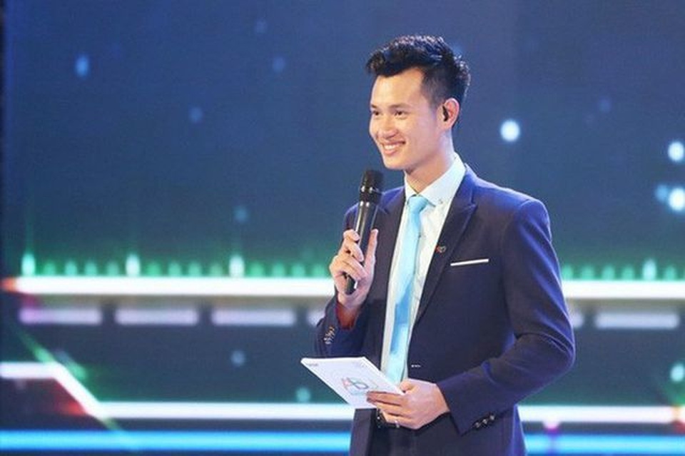 Những sự cố “khóc dở mếu dở” được sao Việt “xử êm” trên sân khấu, truyền hình - 4 Những sự cố “khóc dở mếu dở” được sao Việt “xử êm” trên sân khấu, truyền hình - 4