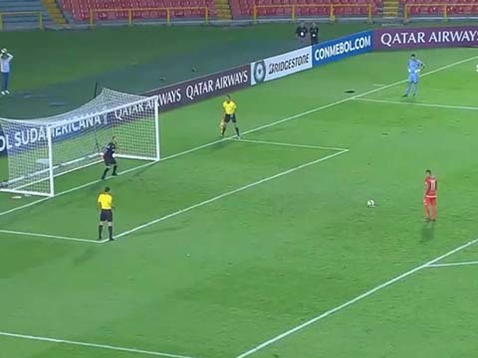 Bị đuổi việc vì đá hỏng penalty theo phong cách Panenka - 1