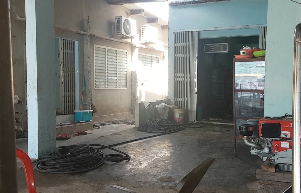 Phú Yên: Phát hiện một điểm chuyên bán dầu diezen “lậu” trong khu dân cư - 1 Phú Yên: Phát hiện một điểm chuyên bán dầu diezen “lậu” trong khu dân cư - 1