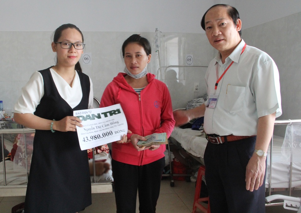 Bạn đọc Dân trí giúp gia đình người đàn ông mắc ung thư gan hơn 43 triệu đồng - 1 Bạn đọc Dân trí giúp gia đình người đàn ông mắc ung thư gan hơn 43 triệu đồng - 1