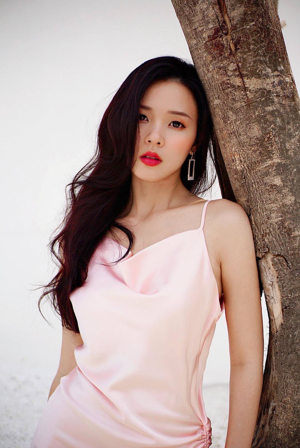 Chia sẻ ảnh mới gợi cảm, Midu nhận được cơn mưa lời khen - 1 Chia sẻ ảnh mới gợi cảm, Midu nhận được cơn mưa lời khen - 1