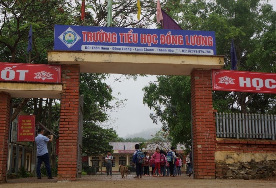 Vụ cô giáo và 5 học sinh bị đâm tại trường: 4 học sinh bị thương đã đến lớp học - 1 Vụ cô giáo và 5 học sinh bị đâm tại trường: 4 học sinh bị thương đã đến lớp học - 1