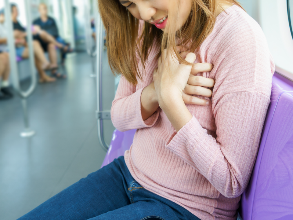 9 nguyên nhân gây đau ngực - 1
