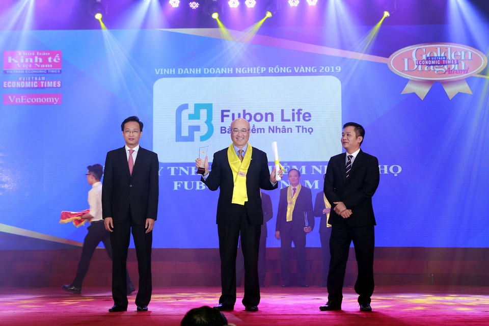Fubon Life Việt Nam lần thứ 7 liên tiếp nhận Giải Thưởng Rồng Vàng - 1 Fubon Life Việt Nam lần thứ 7 liên tiếp nhận Giải Thưởng Rồng Vàng - 1
